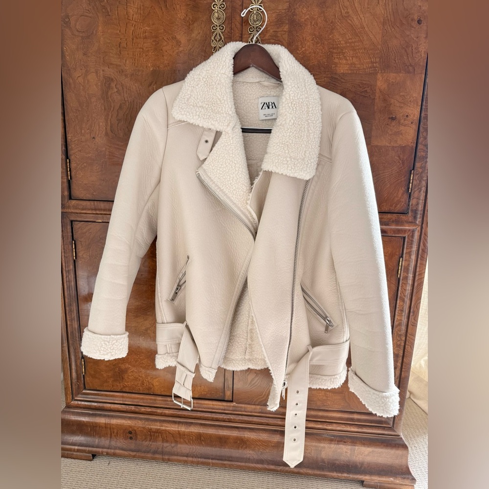 Zara Cream Sherpa Moto Jacket Size Medium